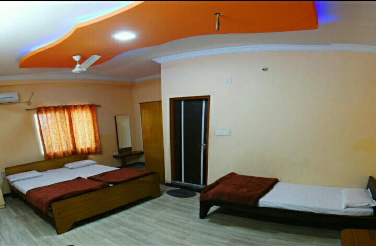 Ganga Palace Hotel Ujjain Exterior photo